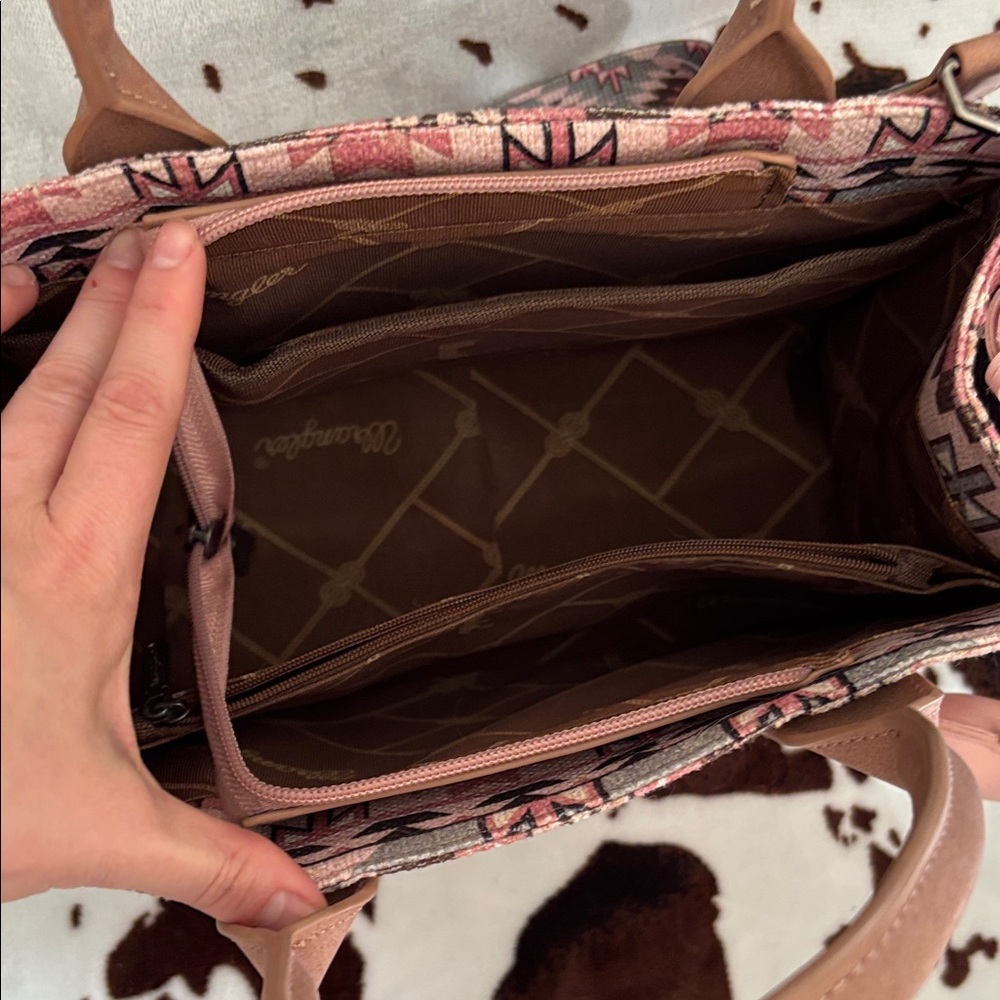 Wrangler Pink and Tan Aztec Satchel with Detachable Strap - Picture 3 of 4